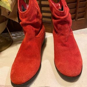 Red suede White Mountain boots size 8